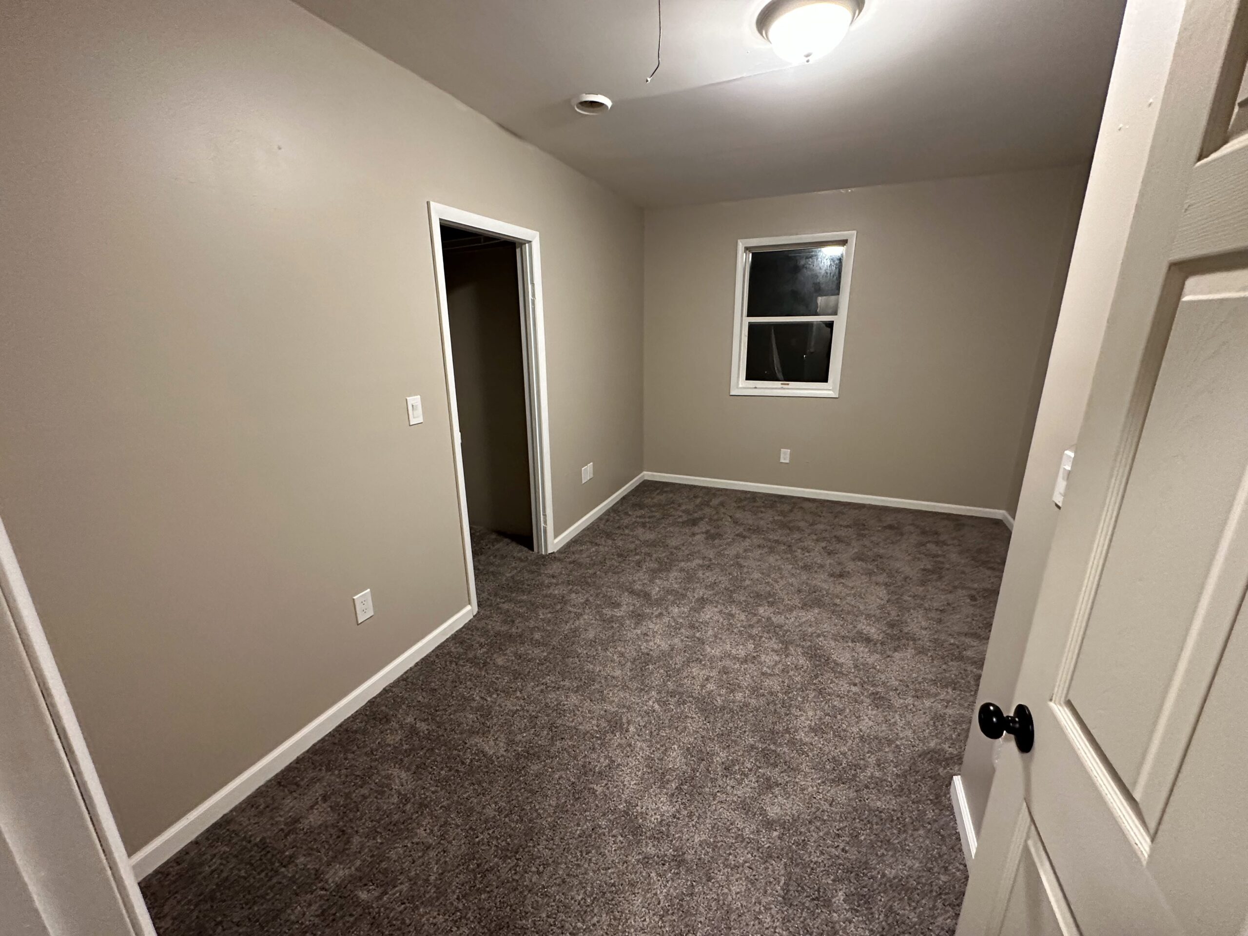 room with gray floor